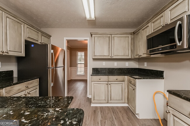 Building Photo - 604 Longstreet Ln