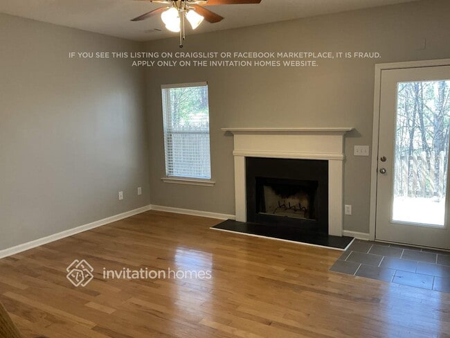 Building Photo - 326 Pin Oak Ave