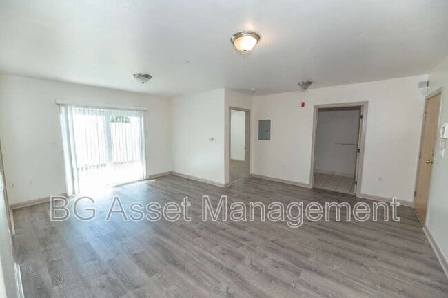 Building Photo - 1459 MacArthur Blvd