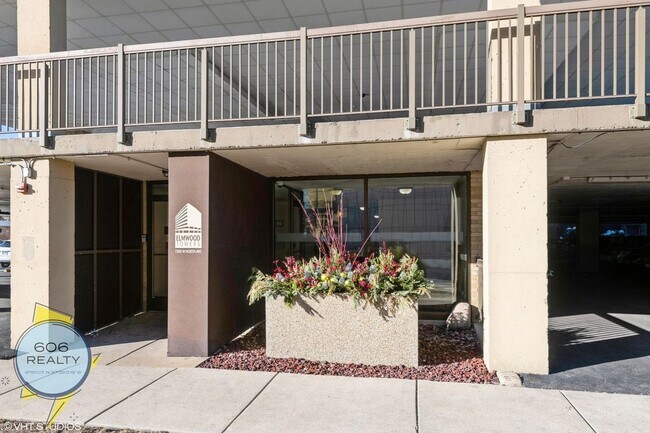 Foto del edificio - 7300 W North Ave