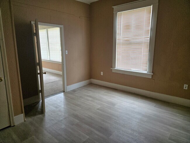 Foto del edificio - 1512 Chandler St