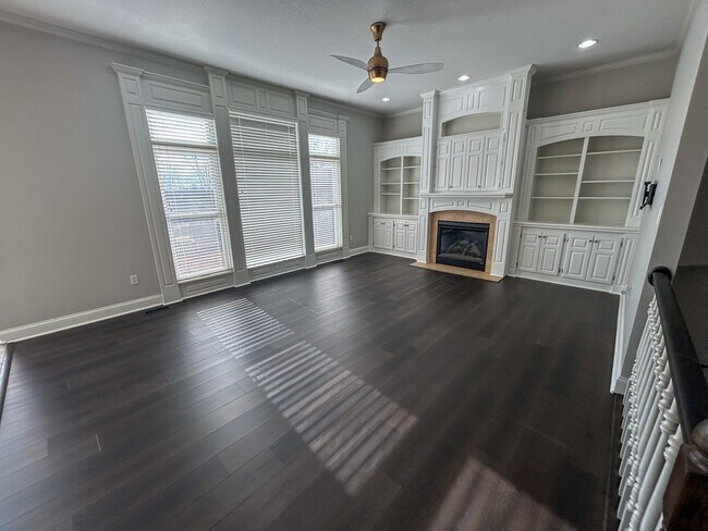 Building Photo - 4500 Thornbrook Ridge