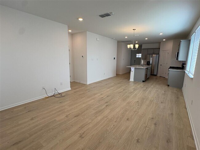 Building Photo - 140 Saddle Cv
