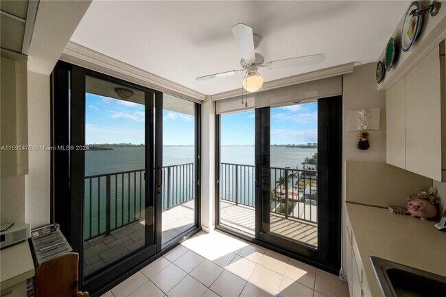 Foto del edificio - 801 N Venetian Dr