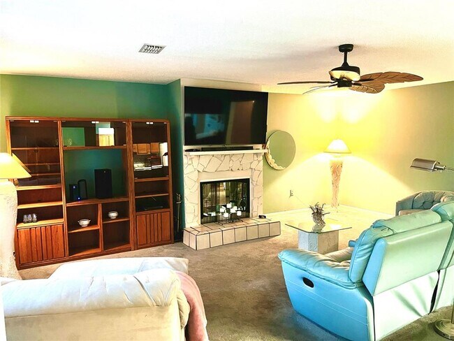 Building Photo - 1408 Dolphin Dr