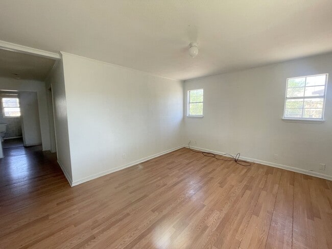 Building Photo - 2120 Canyon Dr