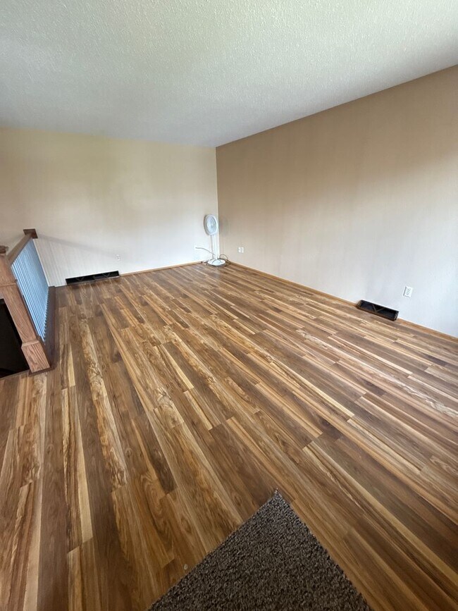 Foto del edificio - MO -  8th Ave Duplex