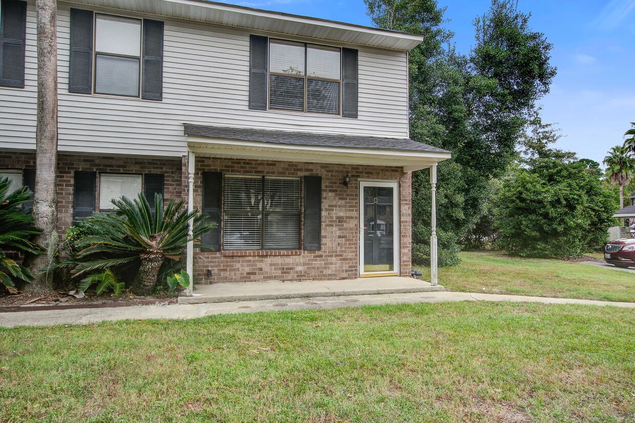 Photo - 6280 Lucille Drive, North Charleston, SC 29406 - 2 BR 1.5 BA townhouse