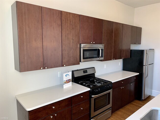 Foto del edificio - 1 br, 1 bath  - 2136 E Dauphin St Apt 301