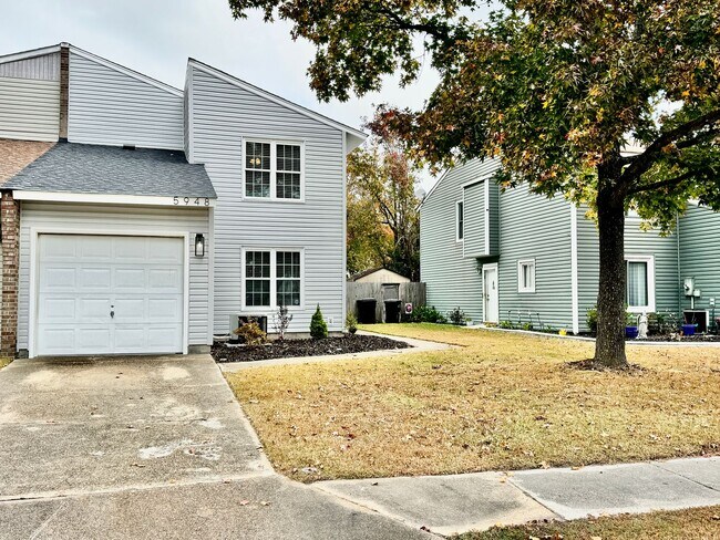 Building Photo - Updated & Ready For You On 12-05-25! A Pet-Friendly Home w/Attached Garage, All Appliances Convey...