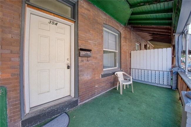 Photo - 354 Ophelia St House