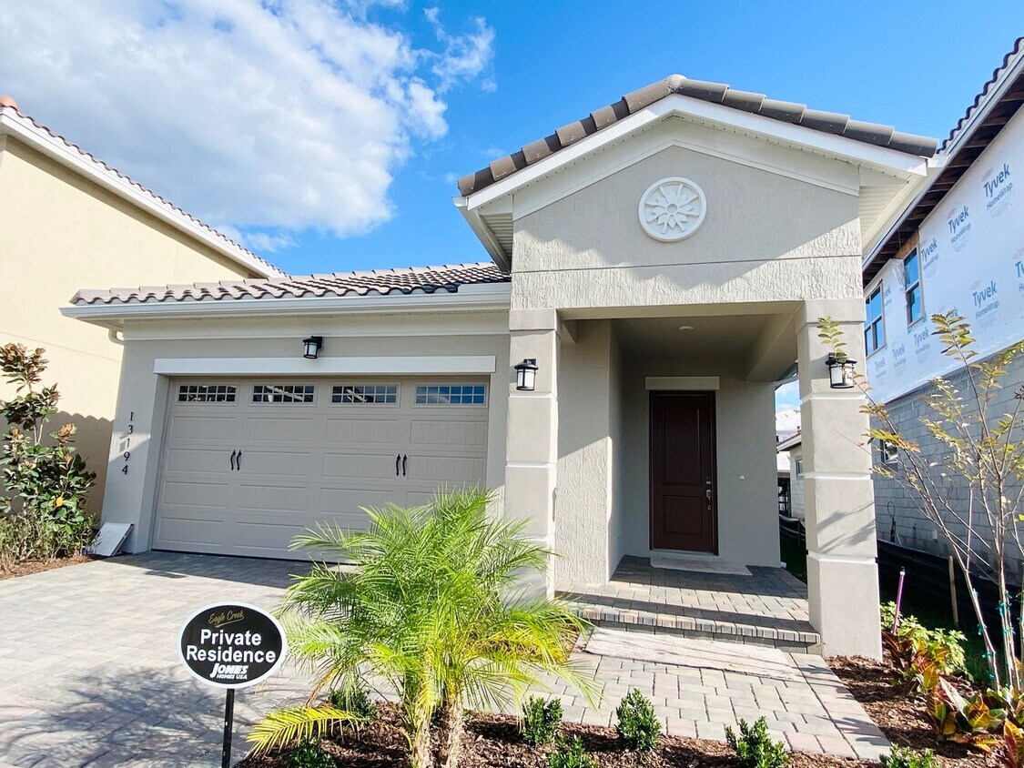 Foto principal - Beautiful brand new house in Eagle Creek c...