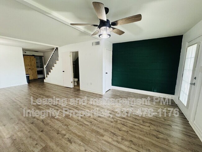 Foto del edificio - 2343 Robley Dr