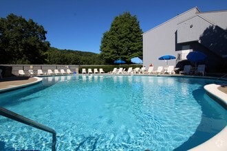 Seasonal Pool - Horizon Homes