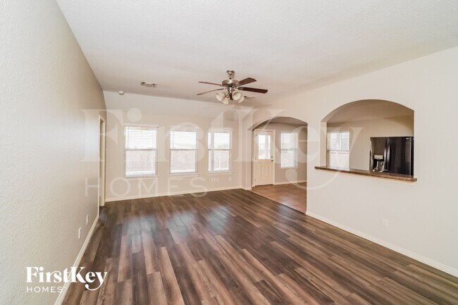 Foto del edificio - 339 Primrose Way