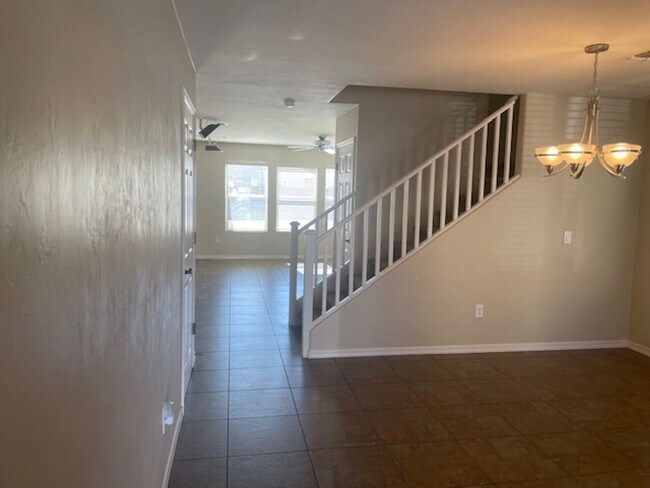 Foto del edificio - Spacious 2 story house