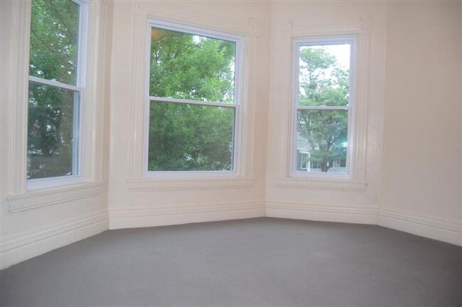 Building Photo - Energy Efficient 2 Bedroom One Block From ...
