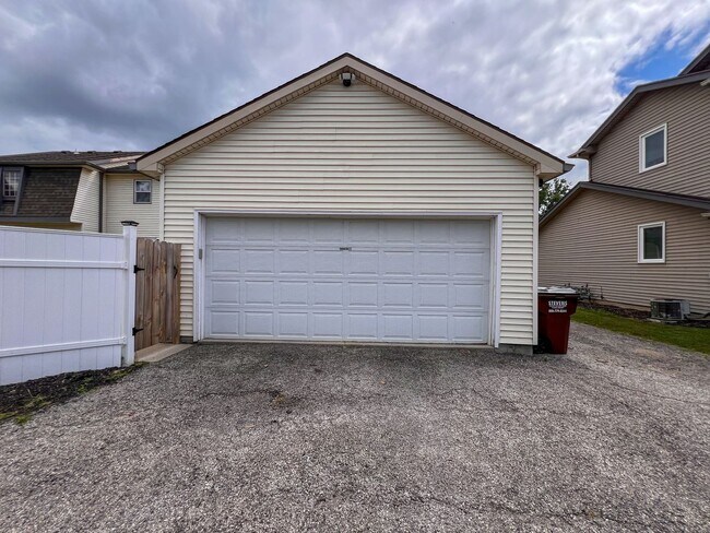 Building Photo - 325 Wrexham Ln