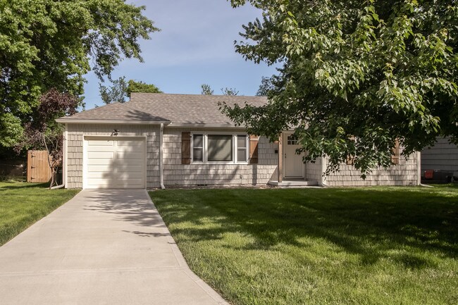 Building Photo - 6038 Juniper Dr
