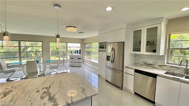 Building Photo - 280 Lanchester Ct