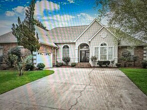 Building Photo - 25 Oak Tree Dr