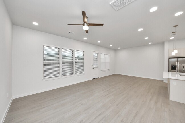 Foto del edificio - 7310 Corey Rushing Ln