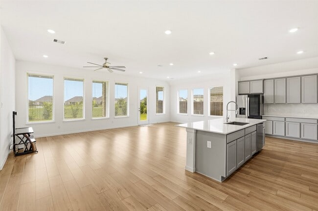 Building Photo - 15551 Blue Lake Dr