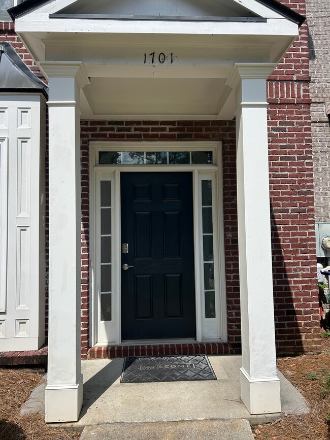Building Photo - 1701 Heights Cir NW