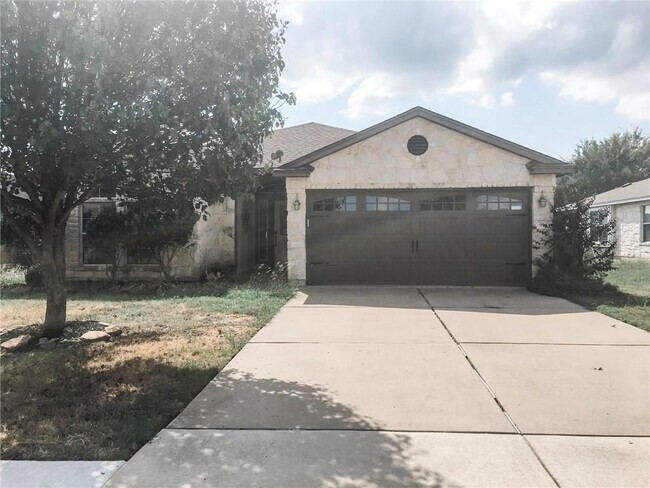 Building Photo - 914 Washburn Dr
