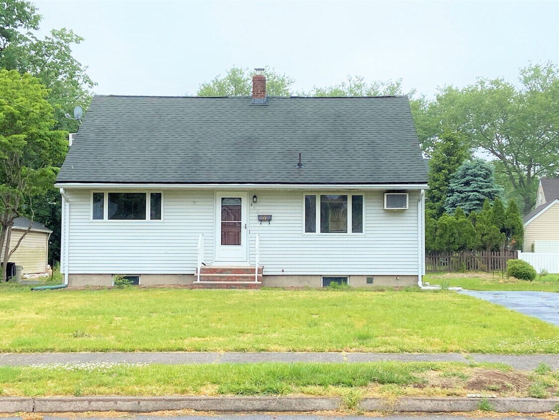 Primary Photo - 479 Berkshire Rd