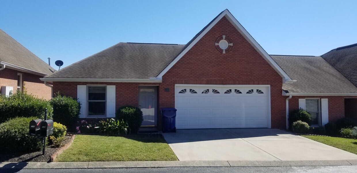 Foto principal - 146 Creekwood Way