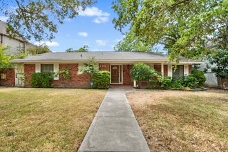 Building Photo - 115 Park Dr