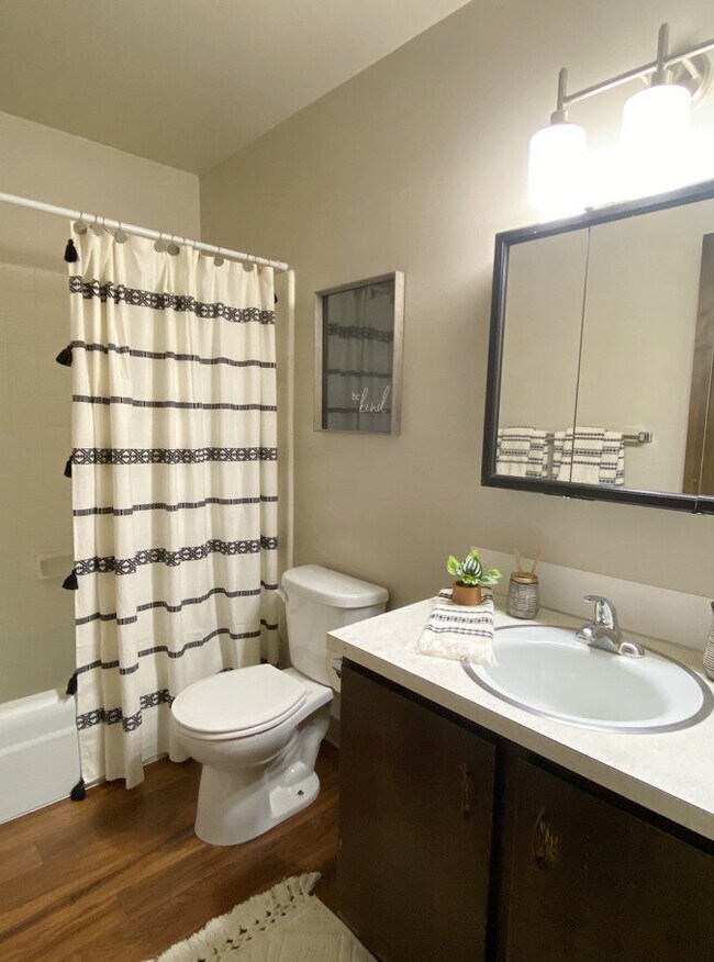 Foto del edificio - Madison Grove Apartments