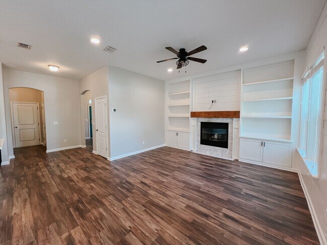 Foto del edificio - Updated Eagle Harbor Home with Preserve Views