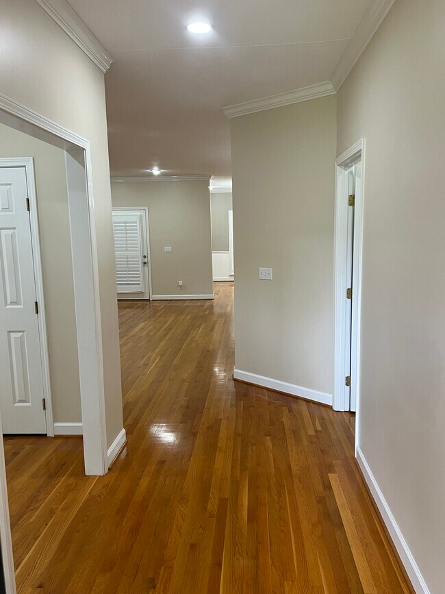 Foto del edificio - 1305 Eagles Ln