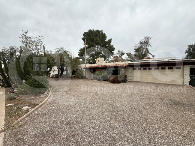 Foto del edificio - 2401 E Mitchell St
