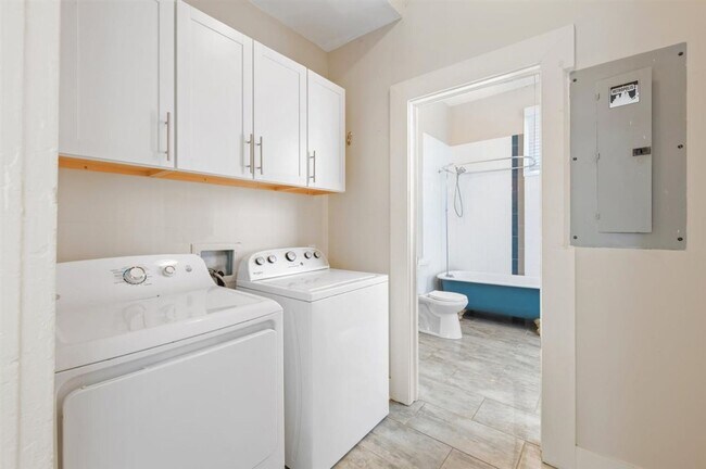 Foto del edificio - Move-In Special: $300 Off First Month if You Move by March 31, 2026!
