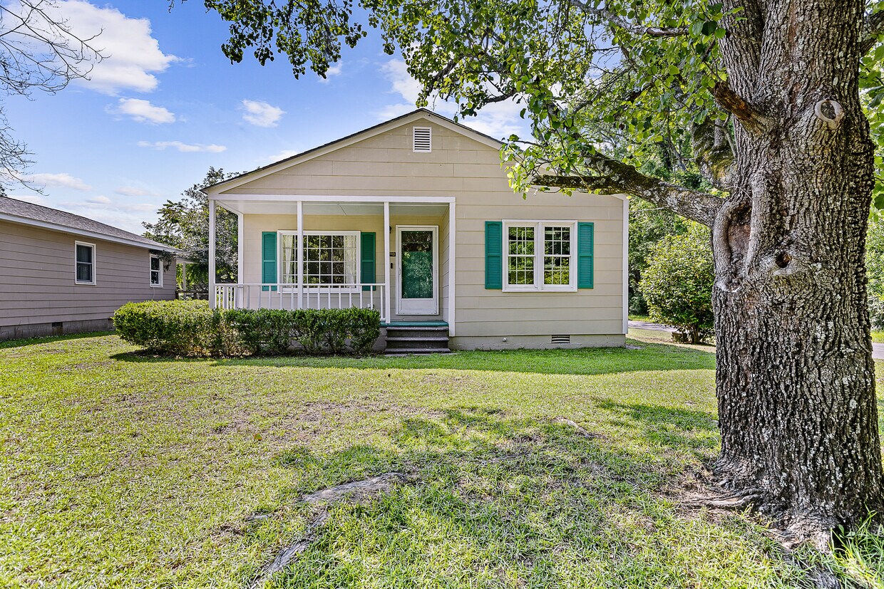 Primary Photo - 210 Poplar St