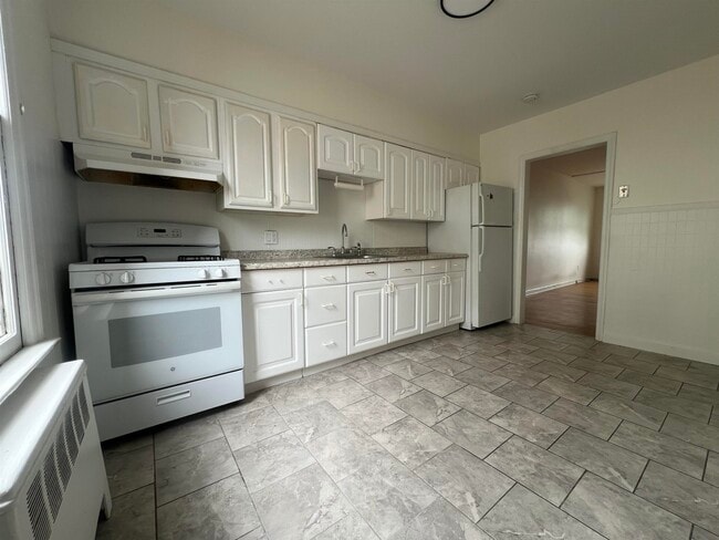 Foto del edificio - 119-121 Hobart Ave