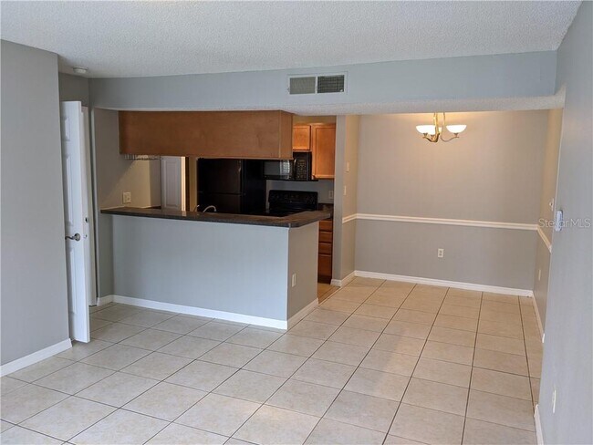 Foto del edificio - 209 Lake Brook Cir