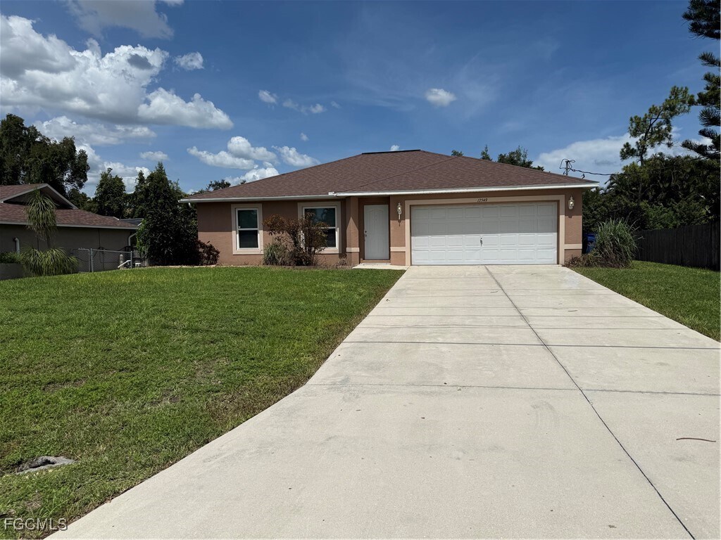 Foto principal - 17549 Oriole Rd