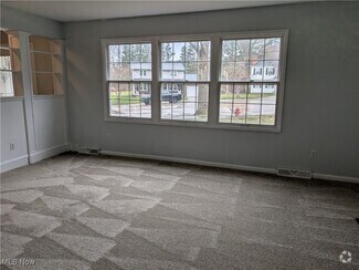 Building Photo - 1565 Chadwick Rd
