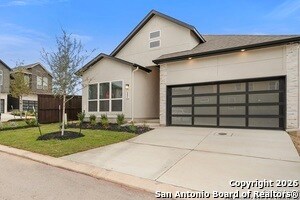 Foto del edificio - 20675 Huebner Rd