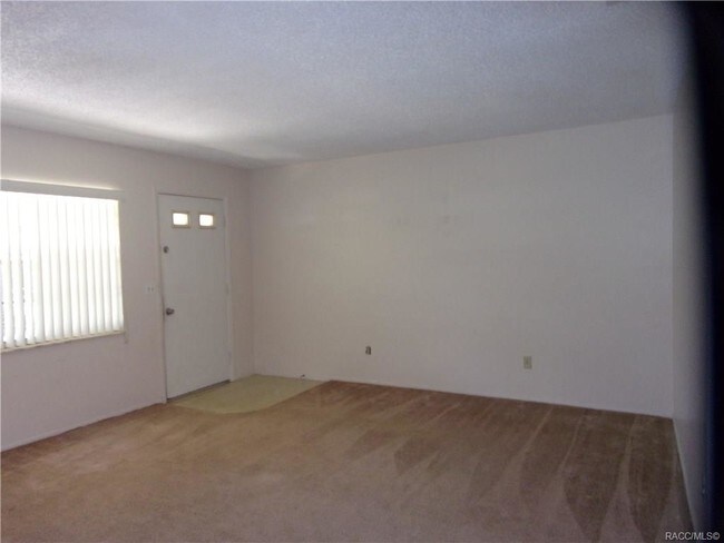 Building Photo - 2372 S Sandburg Point
