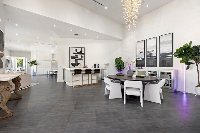 Building Photo - 2666 Hutton Dr
