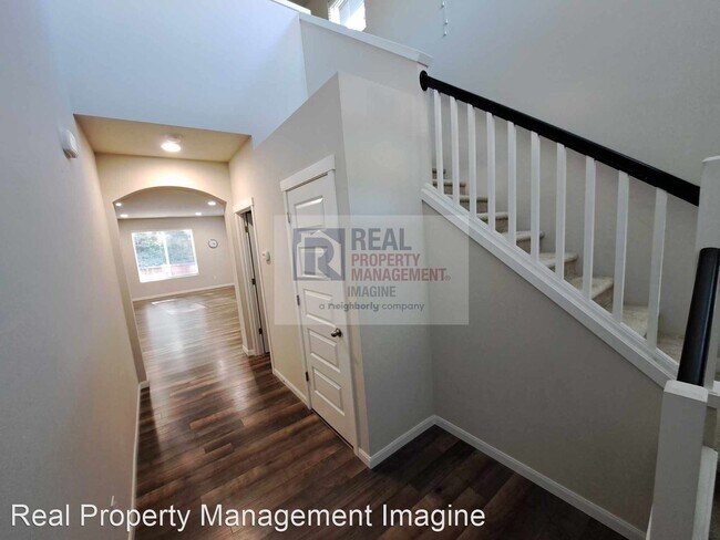 Building Photo - 3 br, 3 bath House - 3966 Campus Willows L...