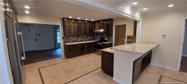 Foto del edificio - 211 Sheffield Ct