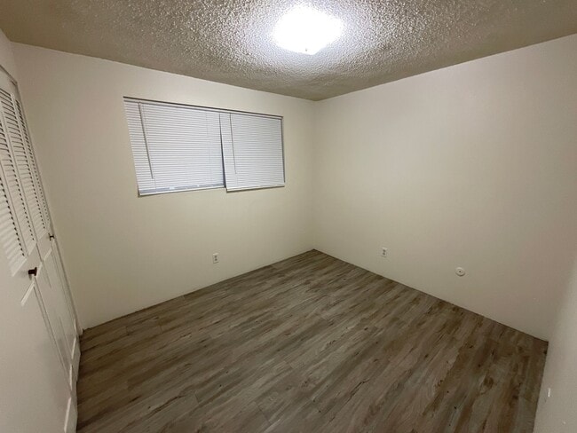 Building Photo - 2105 Leo Ln