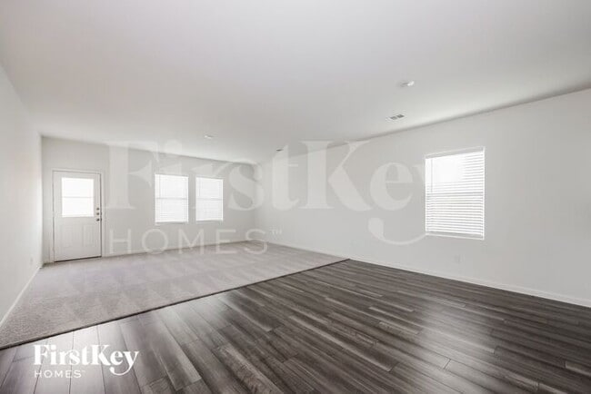 Building Photo - 1810 Sandlin Dr