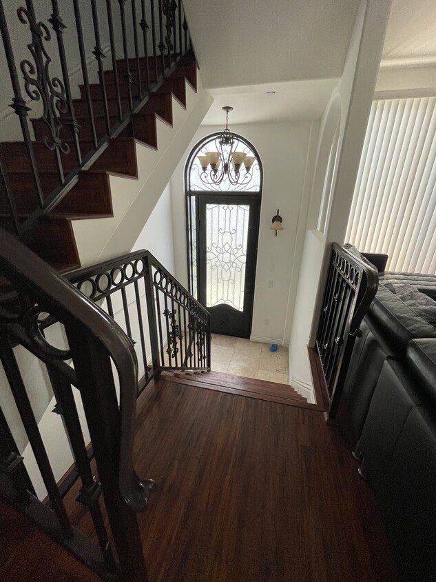Primary Photo - 14248 Riverside Dr